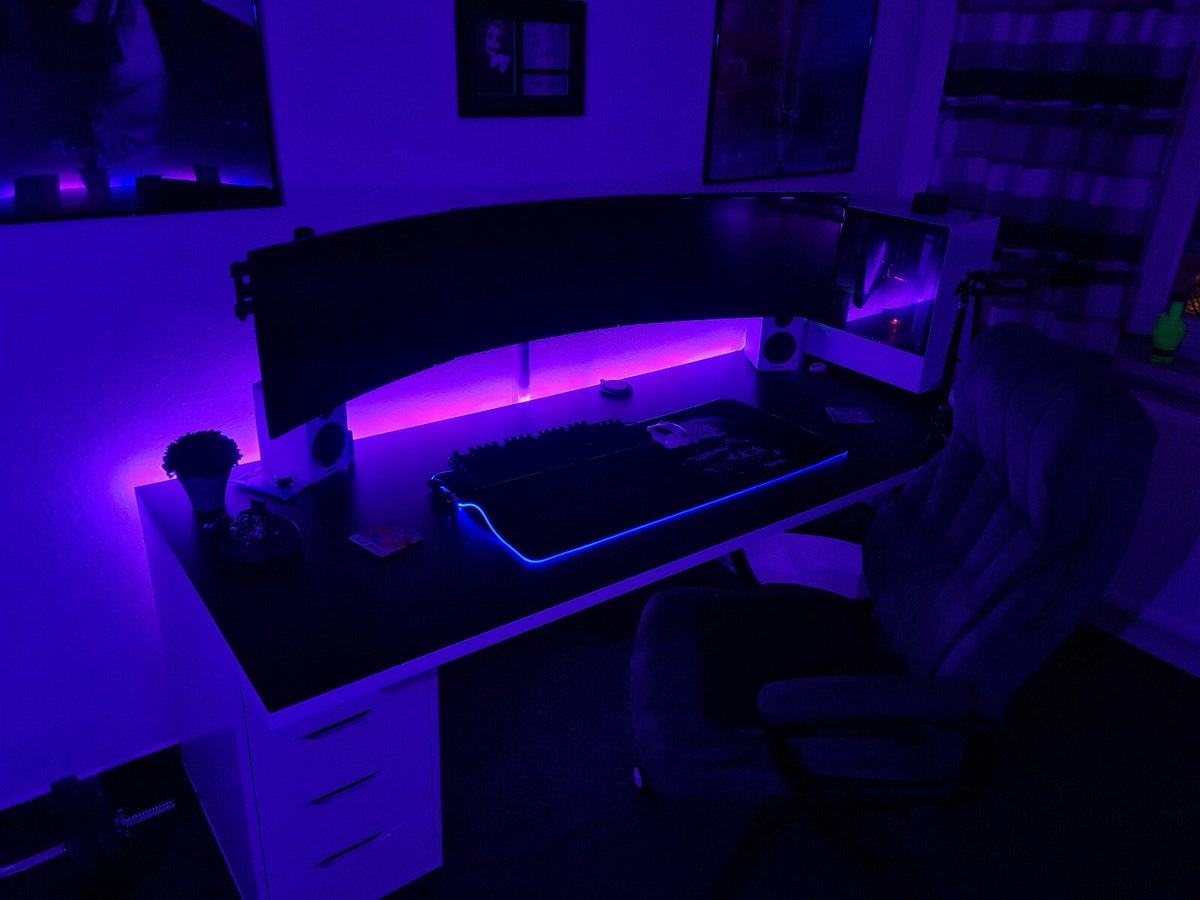 Auch wenn der Pc aus Is sieht es immer wieder geil aus oder was meint ihr? #GamingSetup