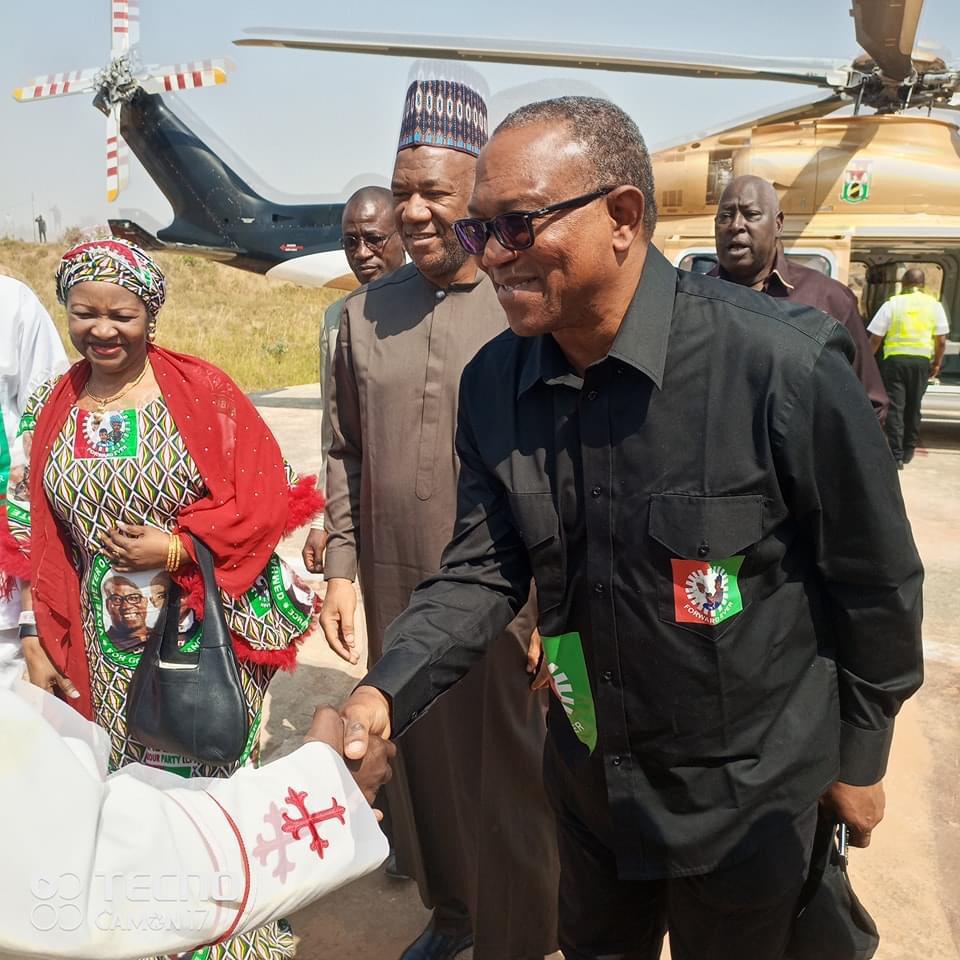 MuchTalksBlog1's tweet image. Senior Man has landed 🛬

The eagle 🦅 has touched down Kafanchan, the Southern Kaduna part.

Who dey Zuzu?
.
.
Sleeping. #ObiDattiInKafanchan APC and Tinubu. Peter Obi. Sowore. Nudity. Ini Edo. Ndi Kato. Paul Biya. Chimaroke Nnamami. Shettima
#ShantyTown