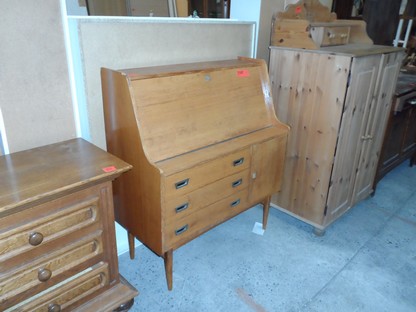 emmausghlin's tweet photo. Voici les nouveaux arrivages en magasin au 21 janvier 2023 : https://t.co/kuRF1gUUc9. 

Vente le mardi de 13h à 16h, le jeudi de 13h à 18h et le 2ème samedi du mois de 10h à 16h (11 février 2023). 

Dépôt : mardi et jeudi de 9h à 12h. https://t.co/cD0Cg6A1Se