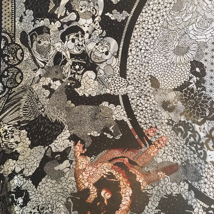 切り絵作品は手に持てるのでこうやって持ち上げたりするとたわんだりゆがんだりして面白いですね。切り絵によるイラストレーション作品。是非リツイートをお願いしますToday's papercuttingwork.If you want to see more my works, please follow me. #切り絵 #papercuttingart #art 