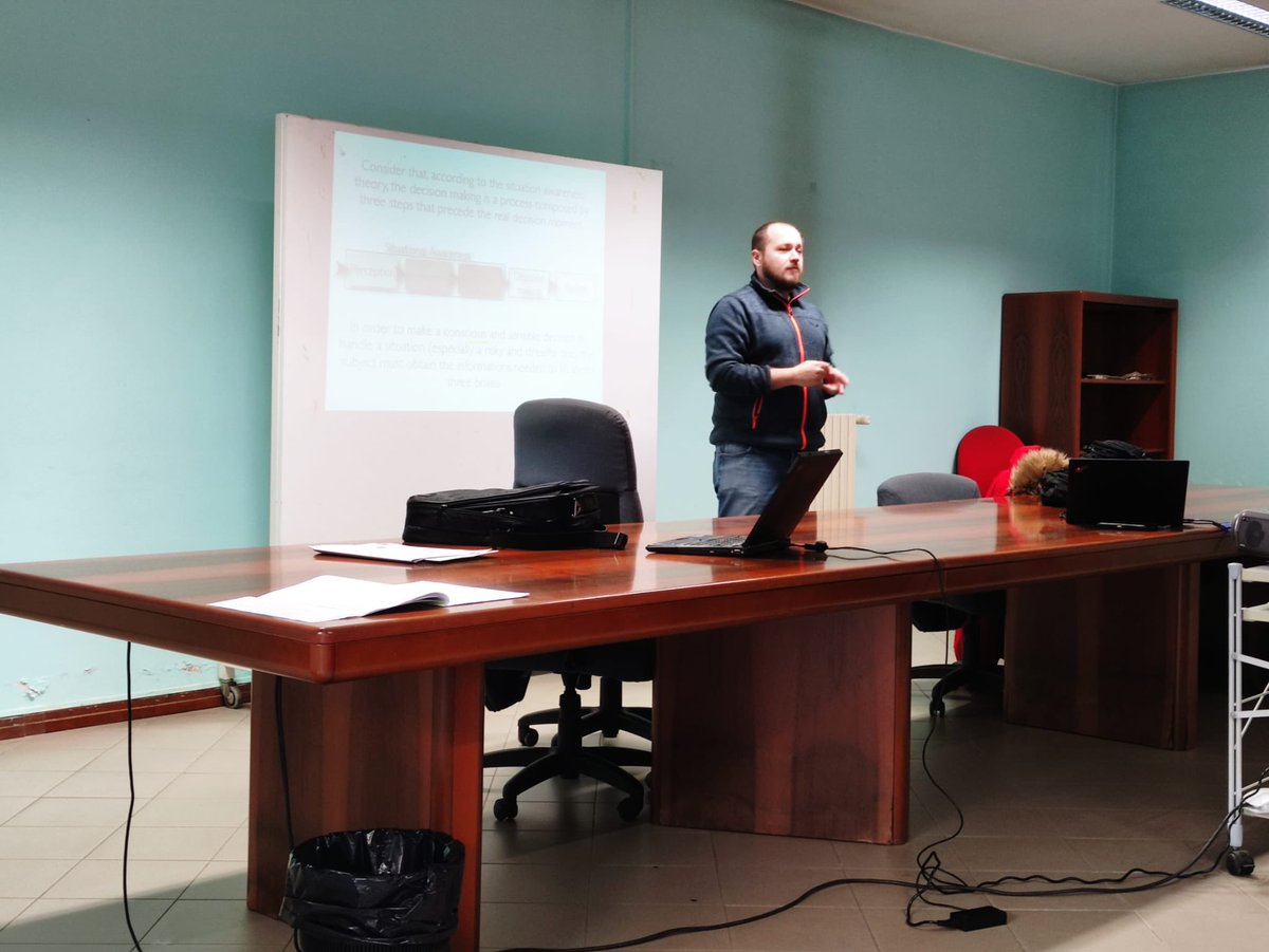 PCProvAL's tweet photo. È in svolgimento presso i locali della #Provincia di #Alessandria il corso per #ReporterDigitaliVolontari (RDV) 
docente il Dott. Massimiliano Mesenasco https://t.co/G3iNCthJ0o
