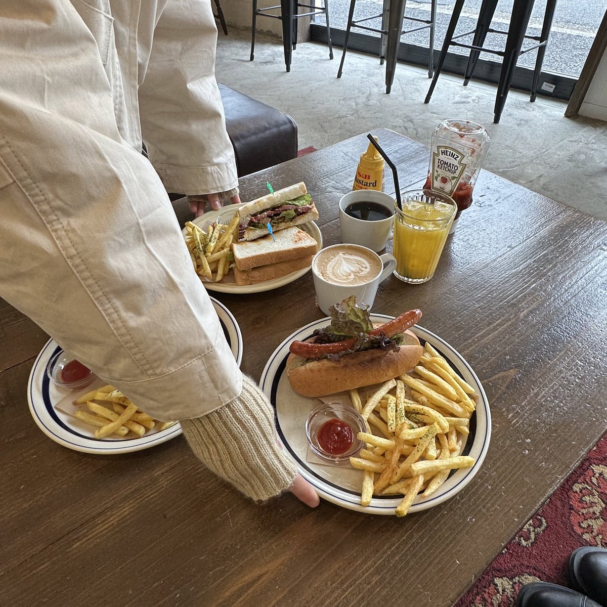 imnn_tt's tweet photo. 内装も外観も可愛くて料理も美味しいでした😌 https://t.co/KcbCbTvweb