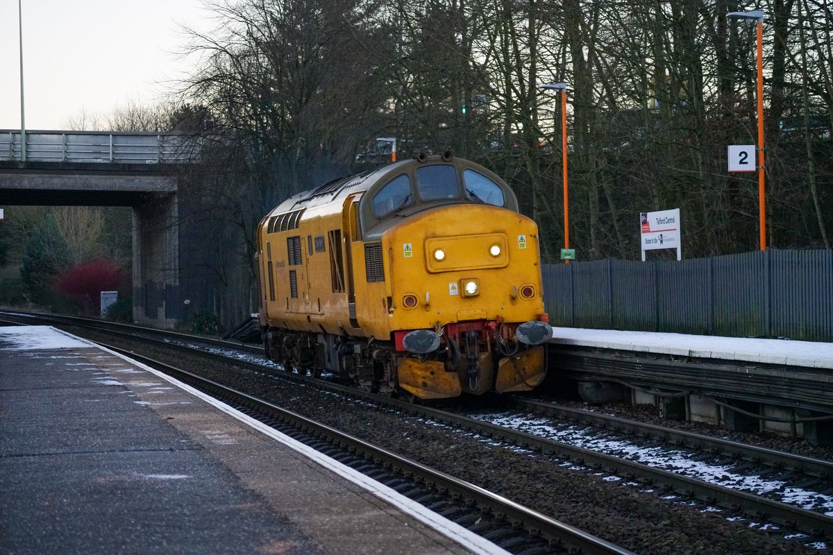 InterCityBR's tweet photo. 97303 'Dave Berry' seen lighting engine heading towards Shrewsbury Coleham with some remains of snow on the ground 20/01/23 https://t.co/FvzUdtby7l