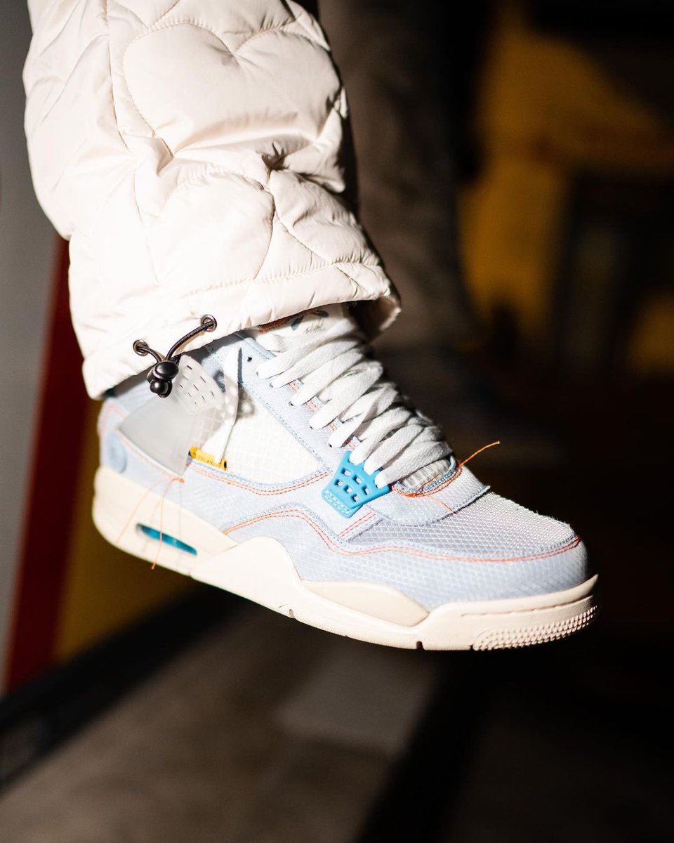 CaminoTV's tweet photo. Camavinga sort une jordan 4 inconnue ? 🦋 https://t.co/raG40O7iCW