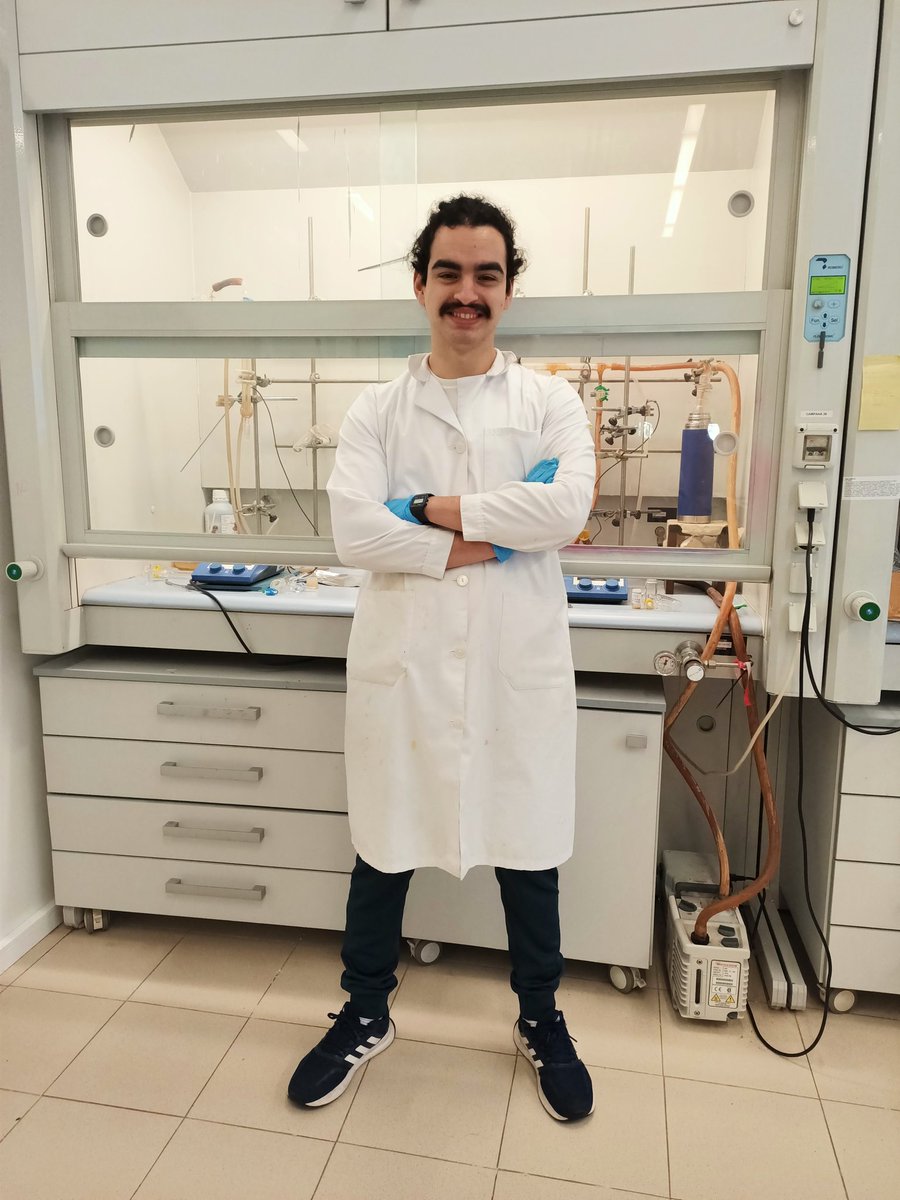 quicap_lab's tweet photo. We welcome three new lab members, our postdoc Dr. Mateo Martín @MateoMartin14 and José Gallego and Fernando Manzano @ferakajafe as TFG students. Best of luck! 👨🏻‍🔬🍀 https://t.co/M56WNkE4Ay