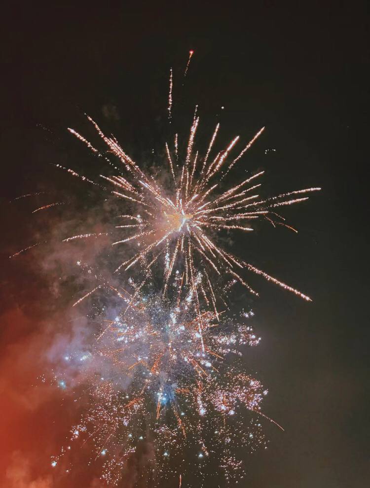 wehierveer's tweet photo. Wishing you and your family a very happy new year. https://t.co/NLL6ddtRNa