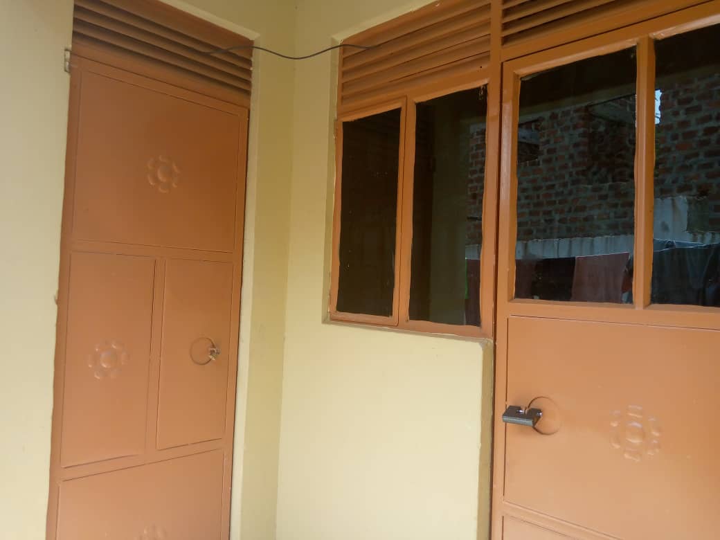 shukranproperty's tweet photo. Money needed urgently!
📌 #4double rooms
Self-contained.
📌Location, Kawanda
Along bombo road,
Just 1.4km from tarmac road.
📌Seated on 45 by 50ft
Kabaka land
With gunuine agreement.
📌 Income #800k per month.
NOTE: All are occupied
Asking price #65mugx.call 0706592177 https://t.co/SyNG5HH6UD