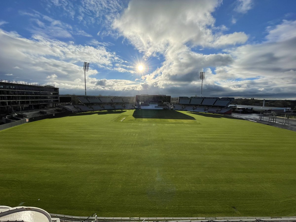 Never in a million years did I think I’d be working in sport at some point in my career… next week I start my 13th week at <a href="/lancscricket/">Lancashire Cricket</a> and I can honestly say I still can’t quite believe it. 🏏🌹 

I took this picture on Monday - doesn’t look like mid-January!