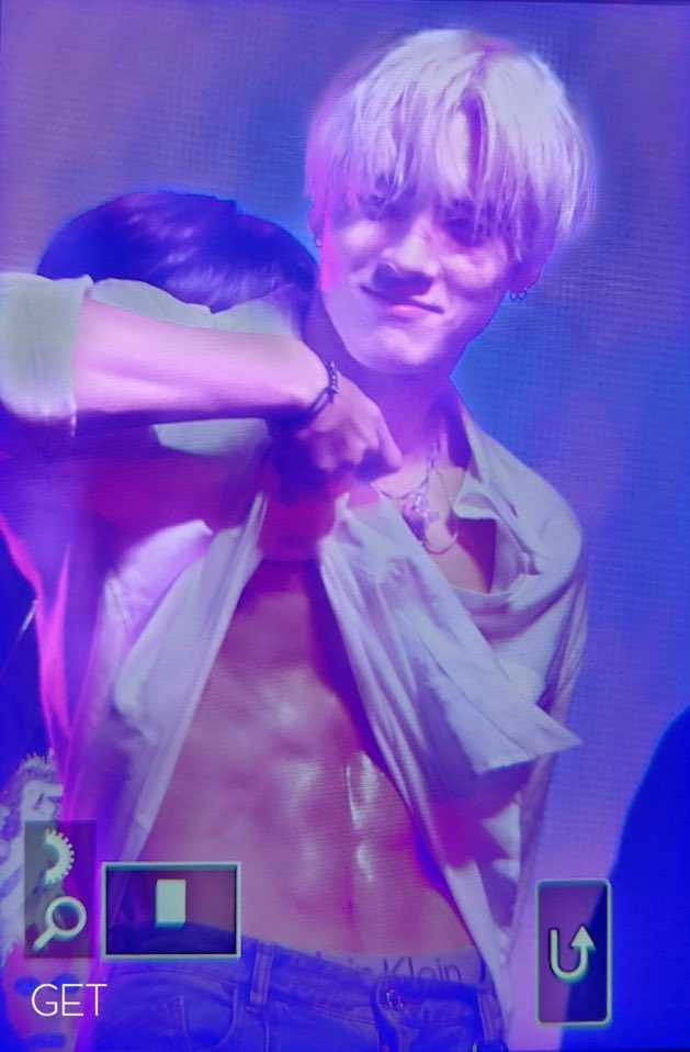 scrssorhands's tweet image. durmo e acordo pensando nisto..