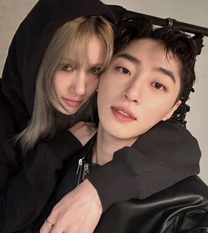 somithinker's tweet photo. somi with rtee https://t.co/IIJgoV4PN5