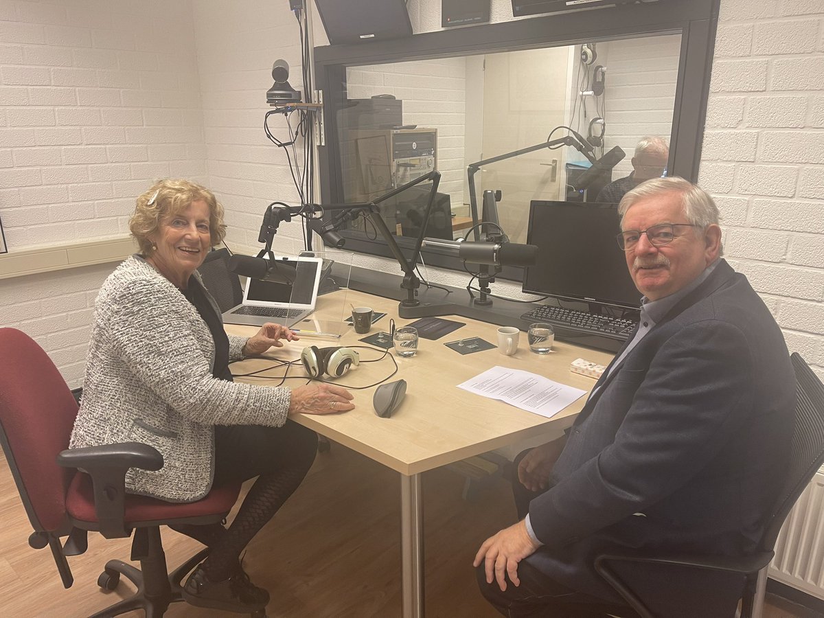 Vanaf 12.00 uur de herhaling van het <a href="/IJsselmagazine/">IJsselmagazine</a>  studiogast @StevinPleiter de voorzitter van jazzclubhattem.nl zondag is er weer een optreden vanaf 16.00 uur <a href="/DutchGolfHattem/">Dutch Golf Hattem</a>.