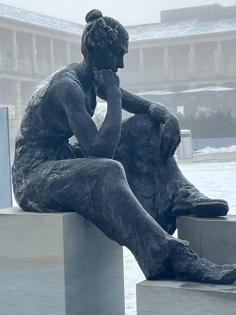 Anne is feeling a bit frosty today <a href="/ThePieceHall/">The Piece Hall</a> 🥶