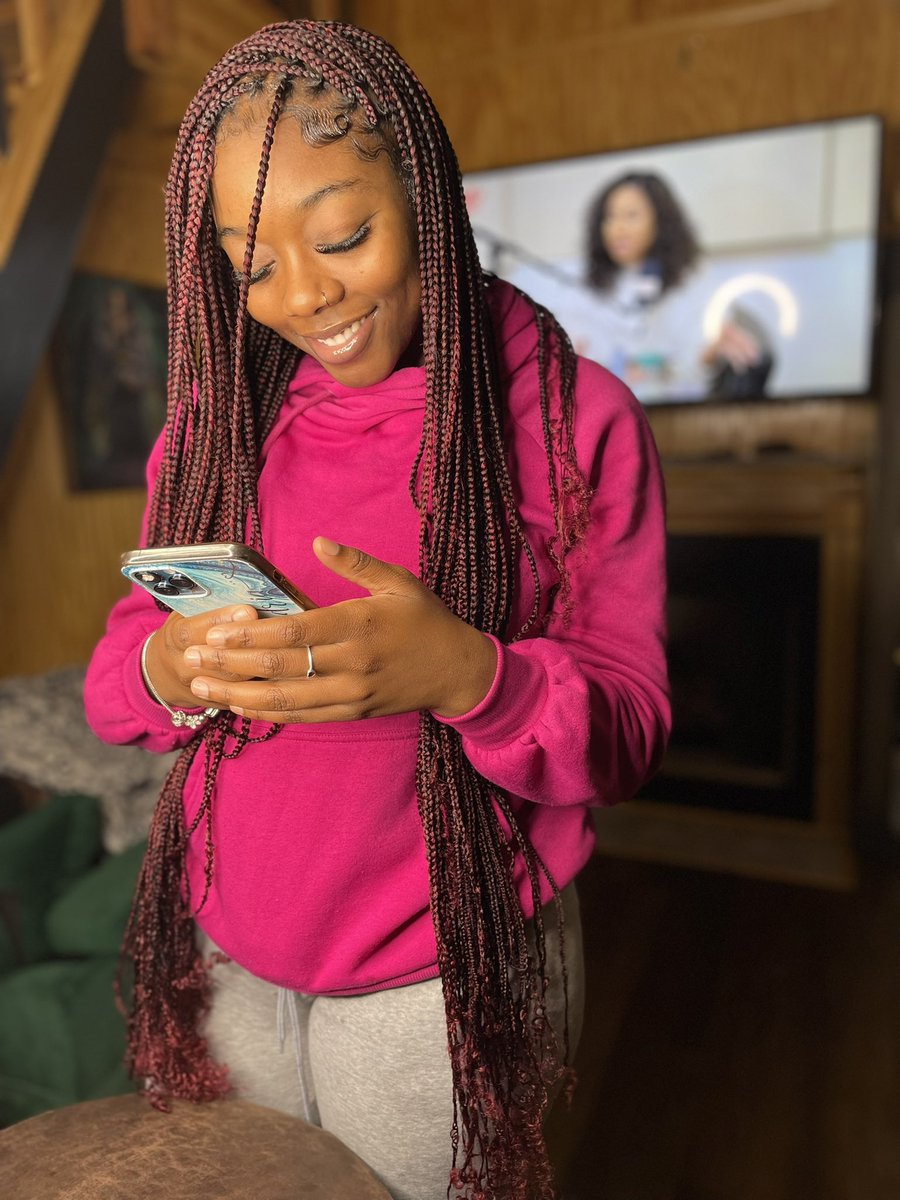 _BMcqueen's tweet image. Smedium Thigh Length Knotless 🤞🏽💕👩🏽‍🦱😮‍💨 #bookthelook 😌