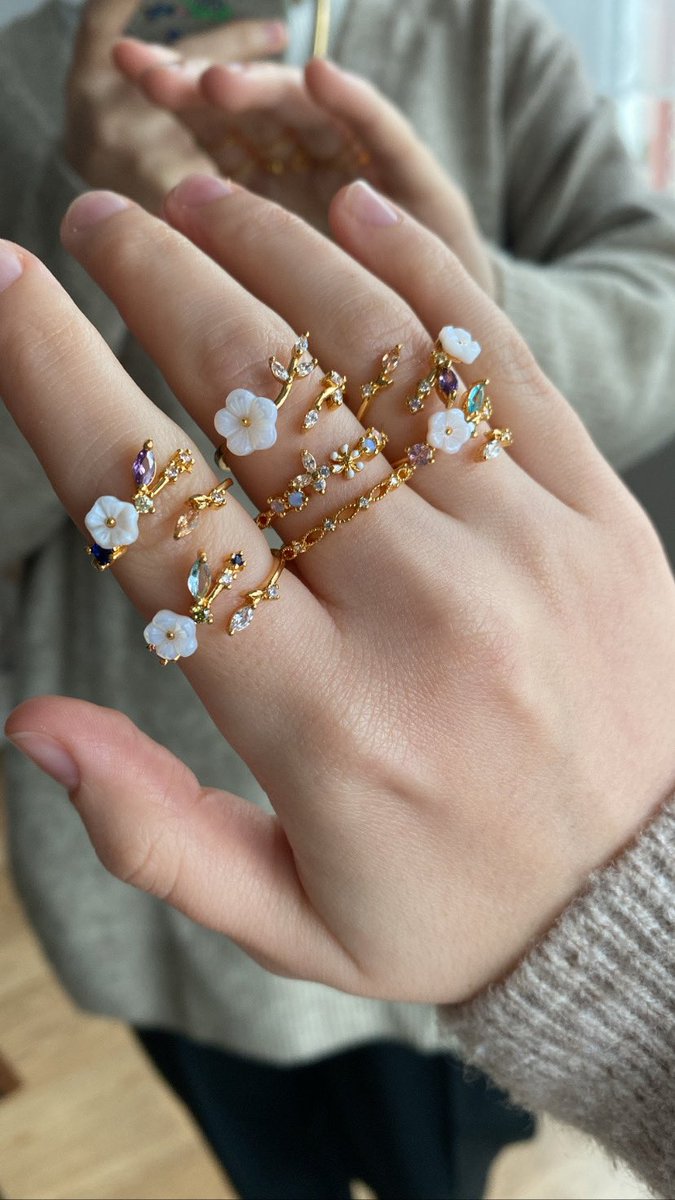 Yeni hediyeniz geldiii🫶🏻

Bu tweeti retweetleyen bir kişiye ‘Çiçek Serisi’ yüzüklerden istediği bir model hediye🧚‍♀️

Bizi takip etmeyi unutmayın💘