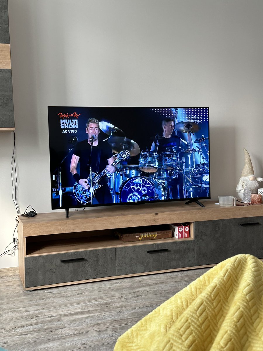 Lenka_Lackova's tweet photo. Preparation for @Nickelback 🤟 https://t.co/xhKPtdfnfv