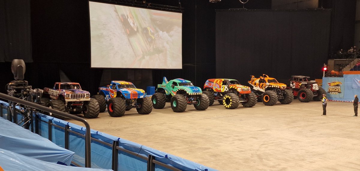 GazDoran's tweet photo. Views don't come much cooler than that....and the noise!!!! 😮 😍
#hotwheelsmonstertruckslive https://t.co/1jBxYmrNoa