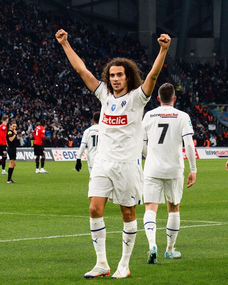 t1495816's tweet photo. 🇨🇵 Mattéo Guendouzi
🎂 23 años
🏟️🇨🇵 Olympique Marseille
⚽ Gol en la victoria por la mínima ante el Stade Rennais en Copa.
🔥 4 goles y 4 asistencias en todas las competiciones para el centrocampista francés.
🏆 Su gol mete al Marsella en cuartos de final de Copa.
#TriRadar📡 https://t.co/3EY1VNJvBp