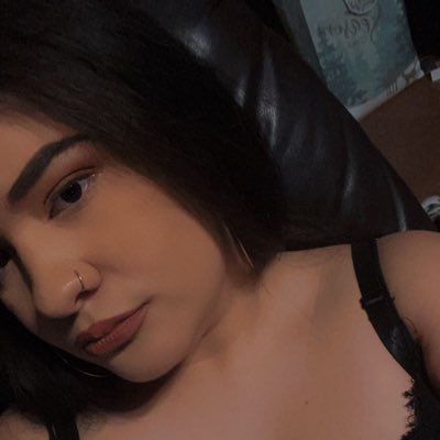 sarah_Beth_9's tweet photo. #NewProfilePic https://t.co/HqNUyPHVKy