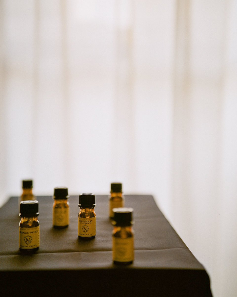 set_953's tweet photo. Aroma oil
GW690II × クローズアップレンズ
ピント距離 探ってました ...📷😬👍
#Aromaoil
#GW690II
#富士フイルム
#中判フィルムカメラ
#Kodak
#GOLD200
#スナップ写真
#snapshot
#stilllife
#写真表現
#写真好きな人と繋がりたい
#京都
#kyoto
#120film https://t.co/rWvRlRWkFe