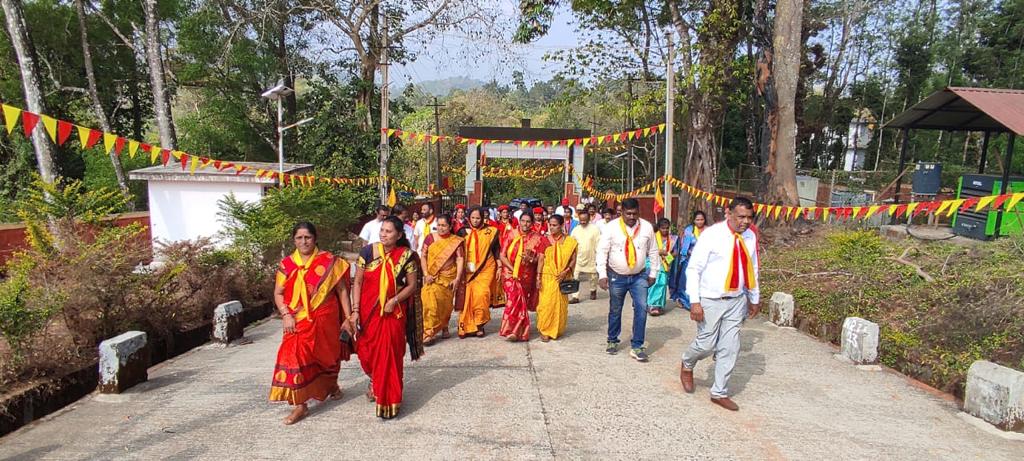 ತಾಲ್ಲೂಕು ಕನ್ನಡ ಸಾಹಿತ್ಯ ಸಮ್ಮೇಳನ ಉದ್ಘಾಟನೆ ಮೊರಾರ್ಜಿ ದೇಸಾಯಿ ವಸತಿ ಶಾಲೆ ಅರ್ಜಿ ಗ್ರಾಮ ವಿರಾಜಪೇಟೆ ಕೊಡಗು ಜಿಲ್ಲೆ
<a href="/Captain_Mani72/">Manivannan P 🇮🇳</a>
<a href="/DOMGOK/">Department of Minority Welfare, Govt of Karnataka</a>
<a href="/kushalanagara/">MAM SCHOOL KUSHALANAGARA</a>
<a href="/micsomwarpetko1/">micsomwarpetkodagu</a>
<a href="/KodaguDC/">DC Kodagu</a>
<a href="/Divakarbm9845/">Divakar B M</a>
<a href="/SPKodagu/">KODAGUDISTRICTPOLICE</a>
<a href="/bcwdkodagu/">ಹಿಂದುಳಿದ ವರ್ಗಗಳ ಕಲ್ಯಾಣ ಇಲಾಖೆ, ಕೊಡಗು ಜಿಲ್ಲೆ</a>
<a href="/mamatha34863767/">mamatha</a>
<a href="/micvirajpet/">mic</a>
<a href="/MmdrsK/">Dr APJ Abdul Kalam Residential School Kodlipet</a>