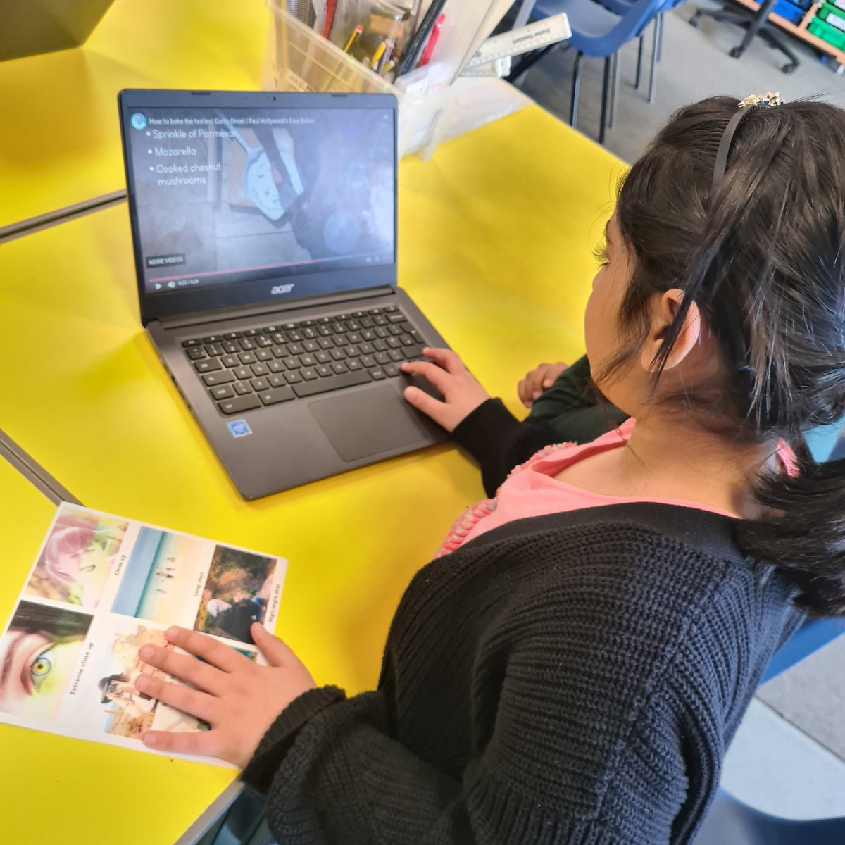 MissBegum10's tweet photo. We watched Paul Hollywood's video on how to make garlic bread and screenshot all the different camera shots he used! #MediumShot #LongShot #CloseUp ๐ ๐ท ๐ฅ https://t.co/xMzXK03OHU