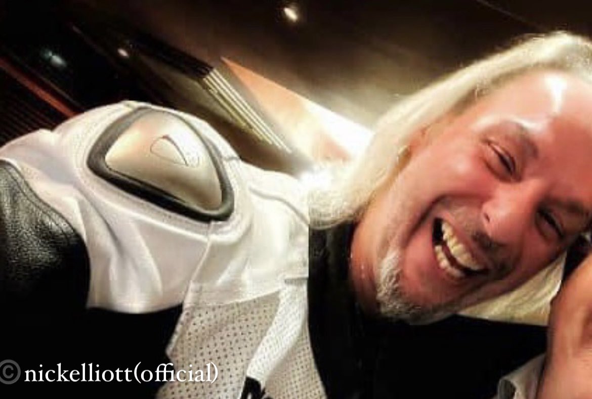 nick_italian's tweet photo. Un Sabato fatto di tante risate….
https://t.co/YkrbM9N3p2
@nickelliottrock
@nick_italian
@nickelliottinfo
@elliott_usa
#nickelliottrockartphotographer #nickelliottphotography #alotofgiggles #happysaturday #weekend #ducatimoto #smilingface
Nick Elliott fotografo di arte rock https://t.co/PCogx3gHfs