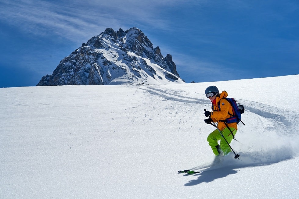 ilcomuneinforma's tweet photo. Sciare a Carnevale: ecco le piste più belle d'Italia  - Leggi tutto su https://t.co/Wu0aOjnQWY https://t.co/xHm8sx65i9