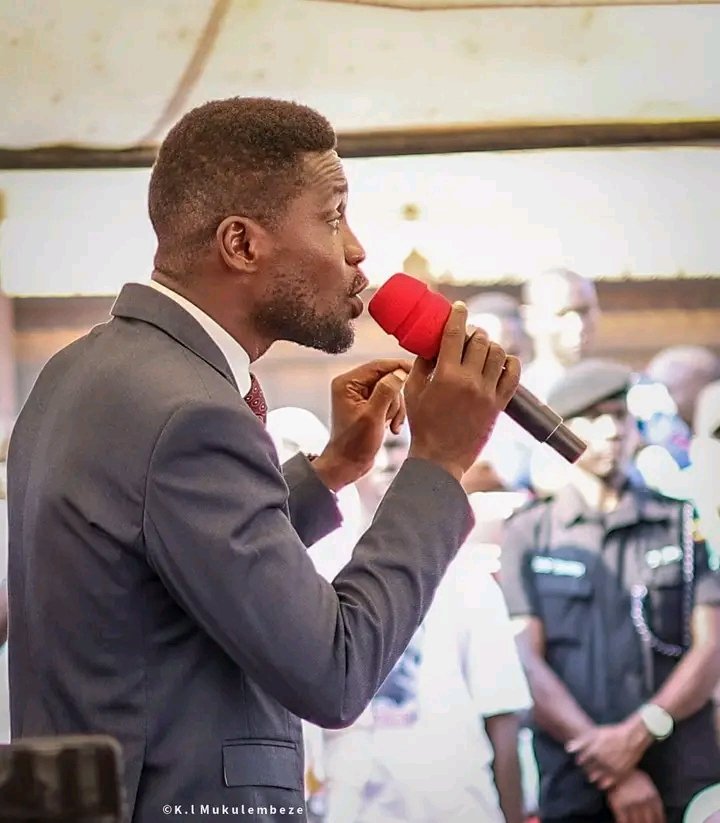 FrancisJabbo's tweet photo. If you can't fight it talk about it,if you can't talk about it hate it. But don't silent 🤐 #Situka Tutambule
We are Removing The Dictator and his Mafias.
@HEBobiwine https://t.co/KSPXd6aUsy