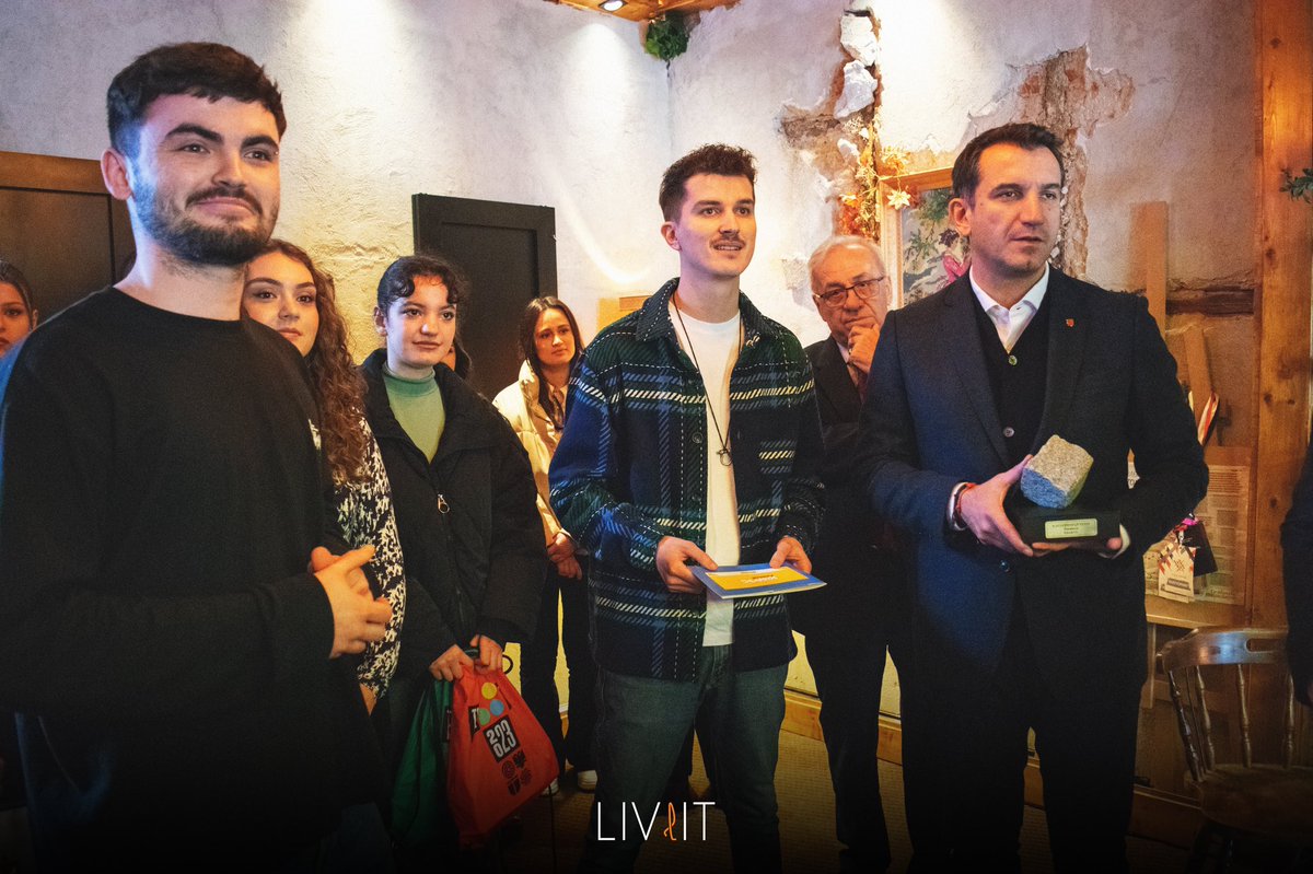 livritcc's tweet photo. Municipality of Tir❤️is in @livritcc ! We thank the beloved Lali Eri @erionveliaj , as a worthy supporter of young people and their creative ideas, we received concrete support for “Xhade Fest” from the mayor of Tirana. We gave the mayor a part of the Presheva causeway😄 https://t.co/xVNeRzFk1d