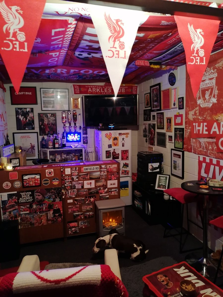 HENDOS BAR nearly ready for game COME ON REDS