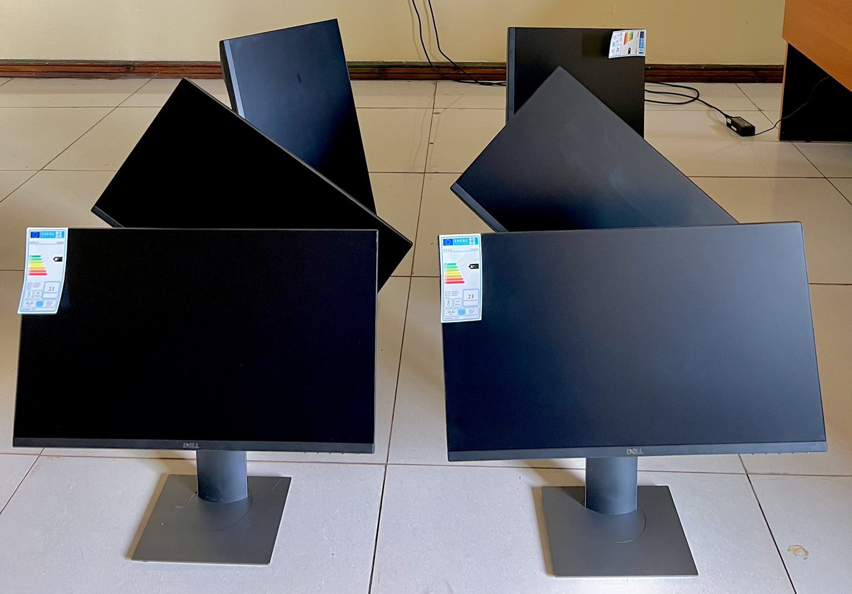 Tanthwe2's tweet image. ✅23” Dell Monitors(New)
✅180 Degrees rotation 
✅Full HD Resolution
✅Hdmi, DP, VGA AND 3.0 USB PORTS 
MK260,000 each 
#readilyavailable 
📞+265997177690
📍Akulenje Inn behind Game Stores, Lilongwe