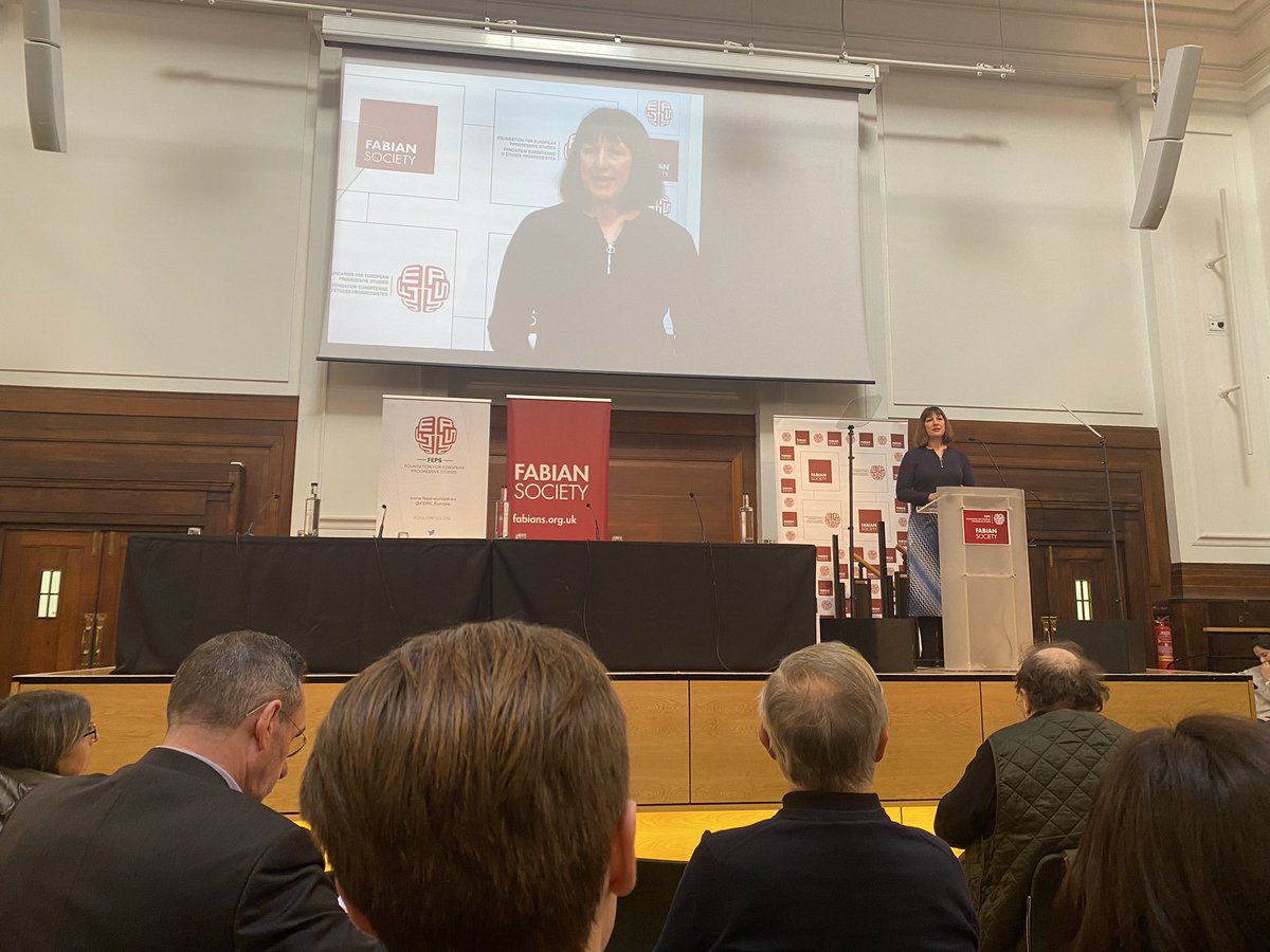 An inspiring vision for a fairer, greener British economy by Shadow Chancellor @rachelreevesmp at today’s 2023 @thefabians & @youngfabians Conference 🌹 #VoteLabour