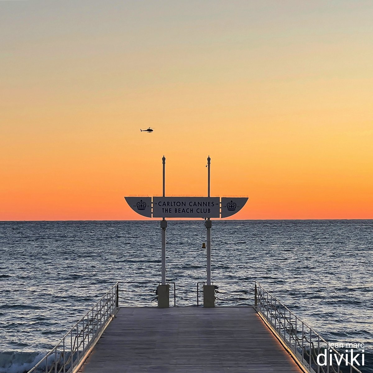 Le ponton du Carlton hier soir, en sortant d’un rendez-vous sur la Croisette ! 

#cannes #carlton #croisette #CotedAzurFrance