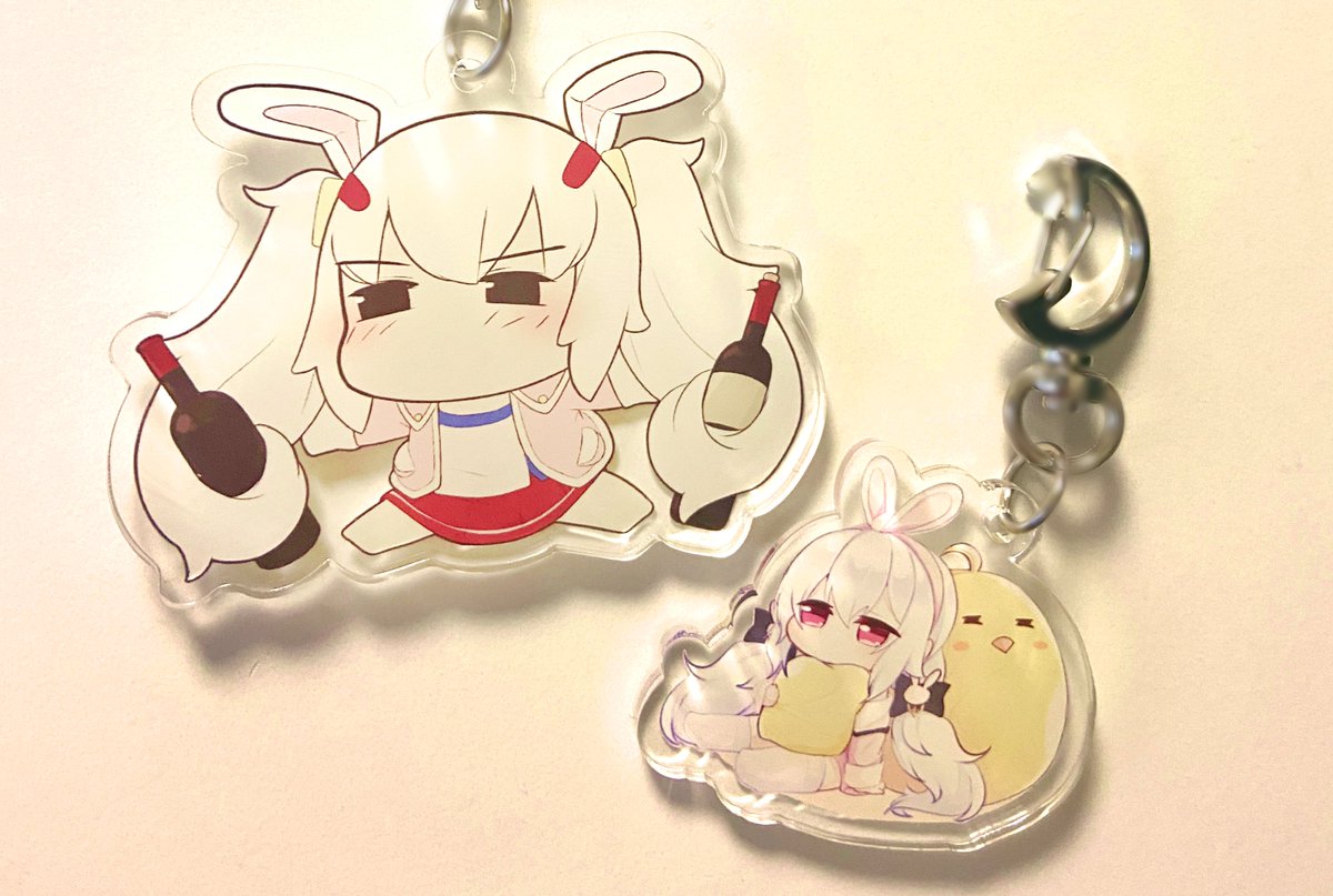 laffey (azur lane) ,manjuu (azur lane) bottle twintails 2girls white hair multiple girls chibi long hair  illustration images