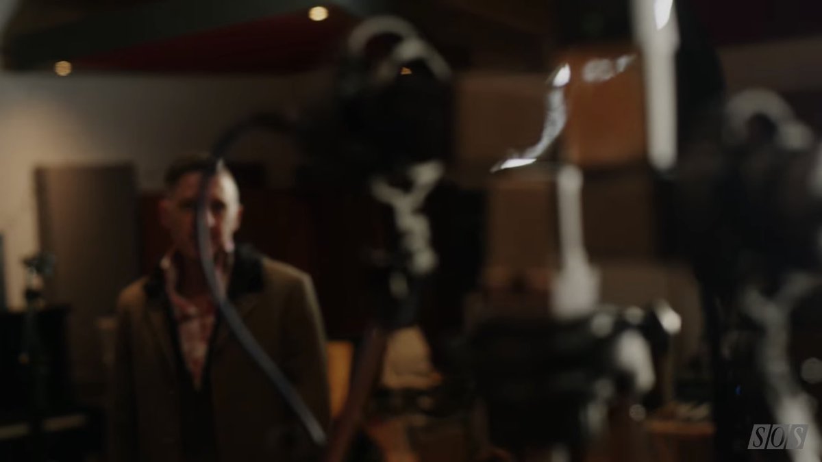 PlanetRepmusic's tweet photo. Here’s a few screen grabs from the new @soundonsoundmag vid which ft. @RobinPjazz on #vocals &amp; #piano looking at 4 versions of @AKGaudio 414 #studiomicrophone!

https://t.co/WoFXk9lP3d 4,000 views already for this epic #miccomparison video!
#studiomic #akg414 #micshootout #mic https://t.co/diryexO9j5