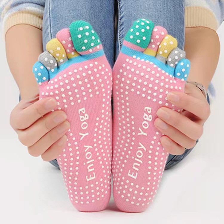 Troovemart's tweet photo. Rainbow Full Five Finger 🌈 yoga/dance socks

Size: one size
Fabric Content: 83%Cotton,14%Polyester, 3%Spandex
Stock Colors: Green, Pink, Purple, Grey
Normal retail rate: INR 228 per pair
Discount rate: INR 146 per pair
#yoga #shopping #onlineshopping #accessories #socks https://t.co/hTalJponKA