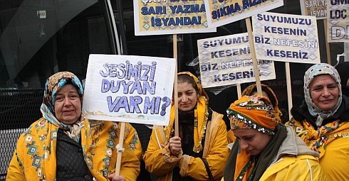 LocVadisi's tweet photo. 2009 yılında başlattığımız HES karşıtı mücadelede "Şirket malına zarar vermek, Çalışma hürriyetini engellemek, Hakaret, basit yaralama”gibi suçlamalarla 117 köylümüz için açılan dava zaman aşımı nedeniyle düştü.
Or-Ya eneji ne vadimize girebildi ne de mücadelemizi engelleyebildi https://t.co/n9vye3Onga