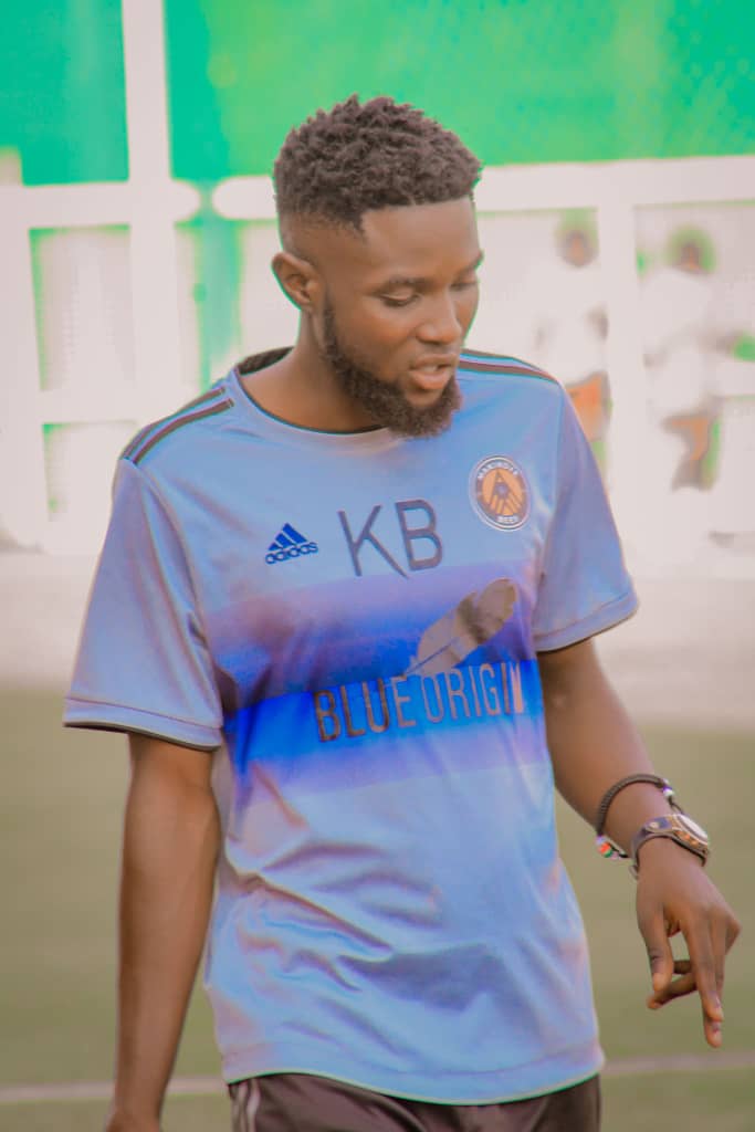 BeesFootbal1's tweet photo. Assistant Coach #MakindyeBeesFc FootballAcademy @blueorigin https://t.co/PpSKiV38ss