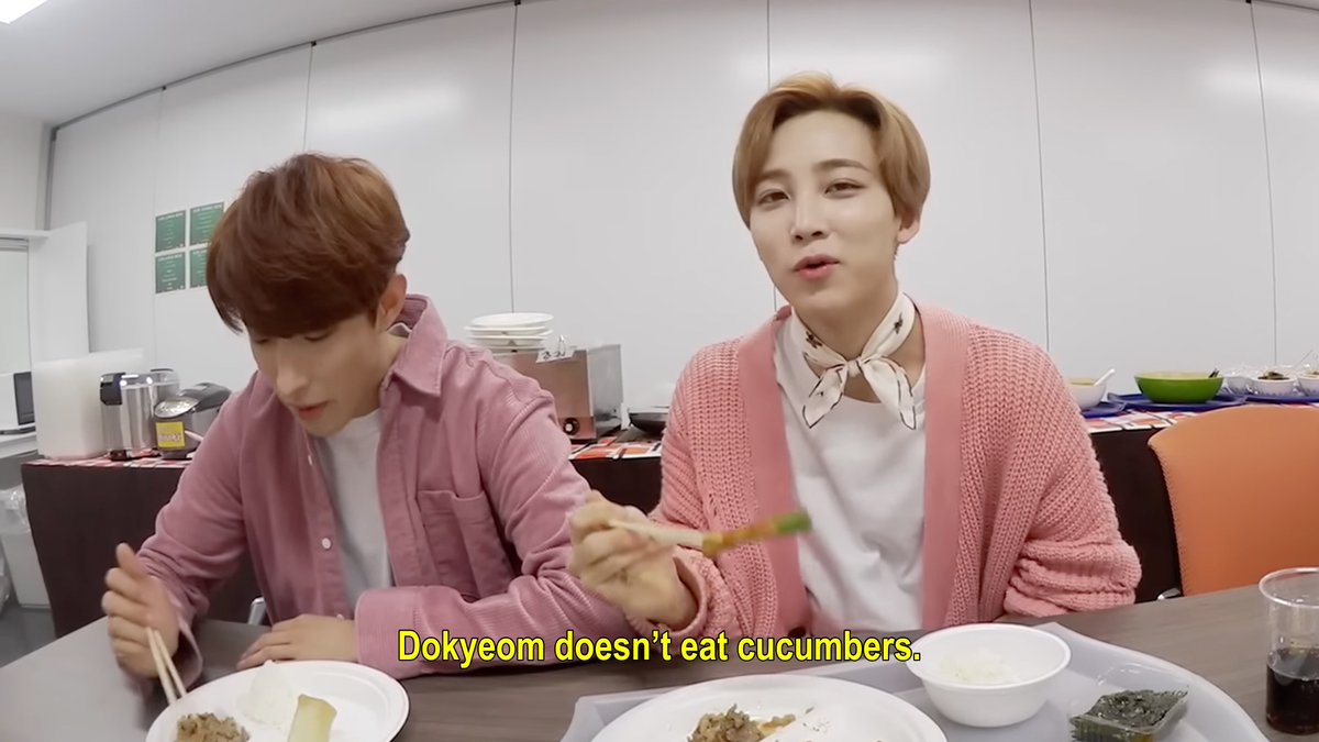 warmbookstore's tweet photo. jeonghan is a dokyeom encyclopedia https://t.co/JyQJwVAq3k
