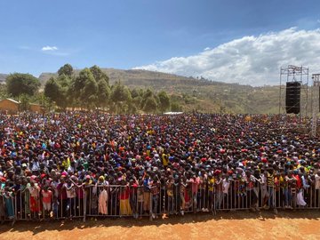 RugyendoQuotes's tweet photo. The #MKMovement @mkainerugaba  will soon move into the intellectual phase where we take them on, one-on-one. Sentence by sentence. Paragraph by Paragraph. Numbers by Numbers! Graph by graph. Map by map. Virtual to Real!! https://t.co/UpIVcSn5Em