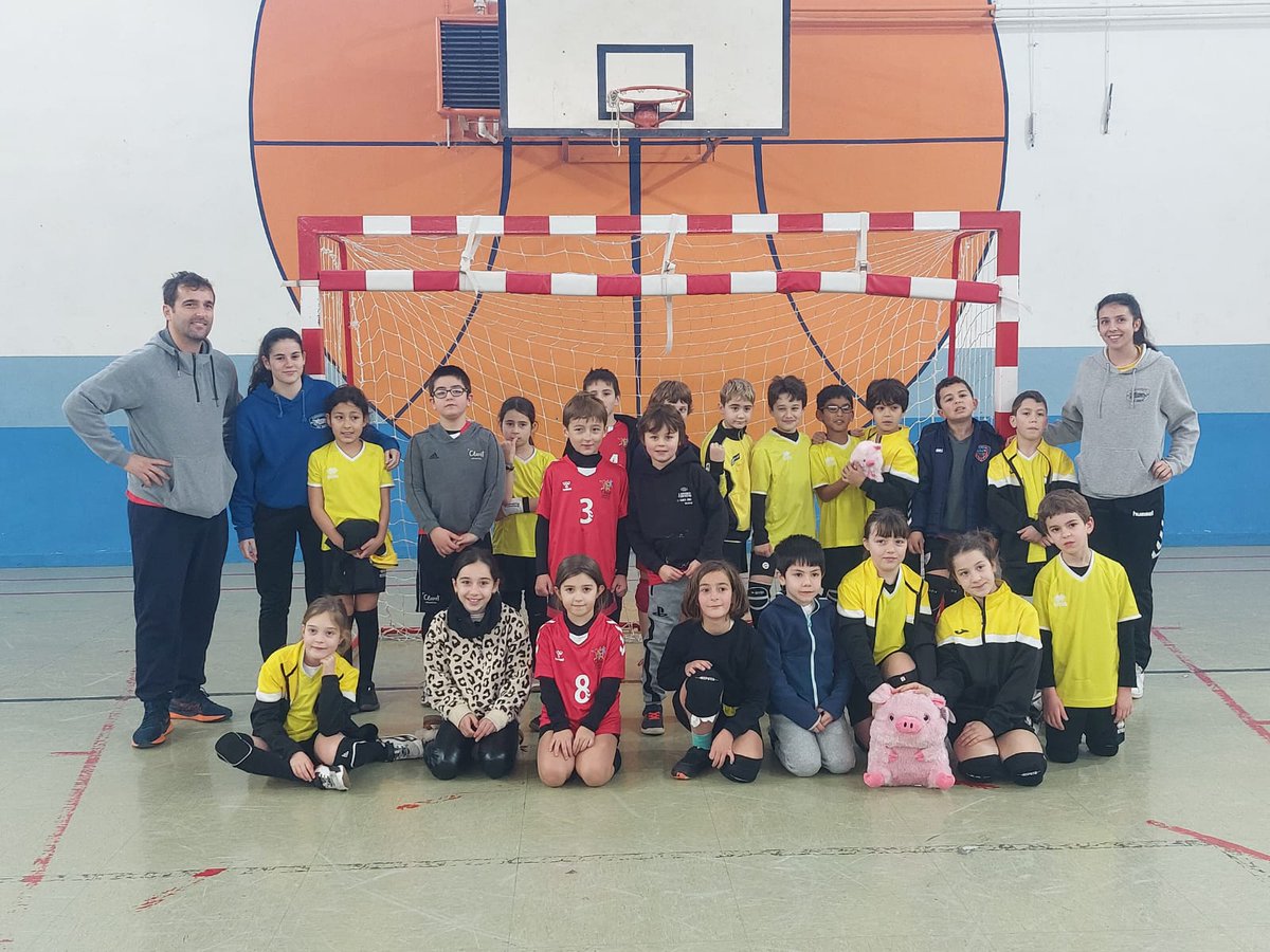 CBSanAdrian's tweet photo. Resultados
Escuelas San Adrian 🐥
En Alevines:
Gallego Gorria 0-4 E.Matxitxako
En Benjamines:
Gallego Gorria 1-3 Askartza 2014
#Futuro #Pekes
🖤💛 https://t.co/YAwdX29sF7