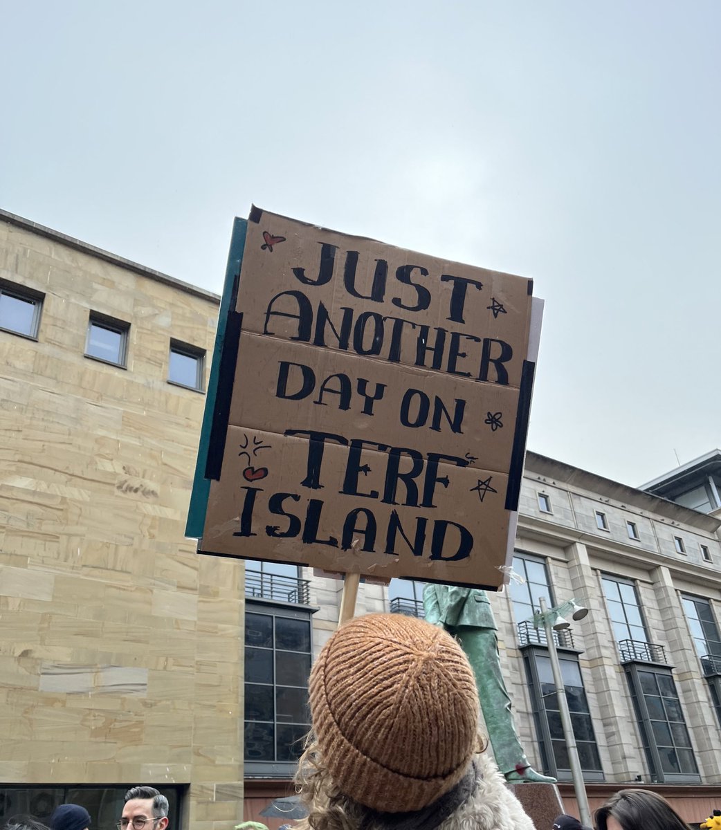 Zouwey's tweet photo. Glasgow this morning 🏳️⚧️🏳️🌈❤️
#TransRightsNow #RallyForTransEquality https://t.co/C9sN0Q4UJB