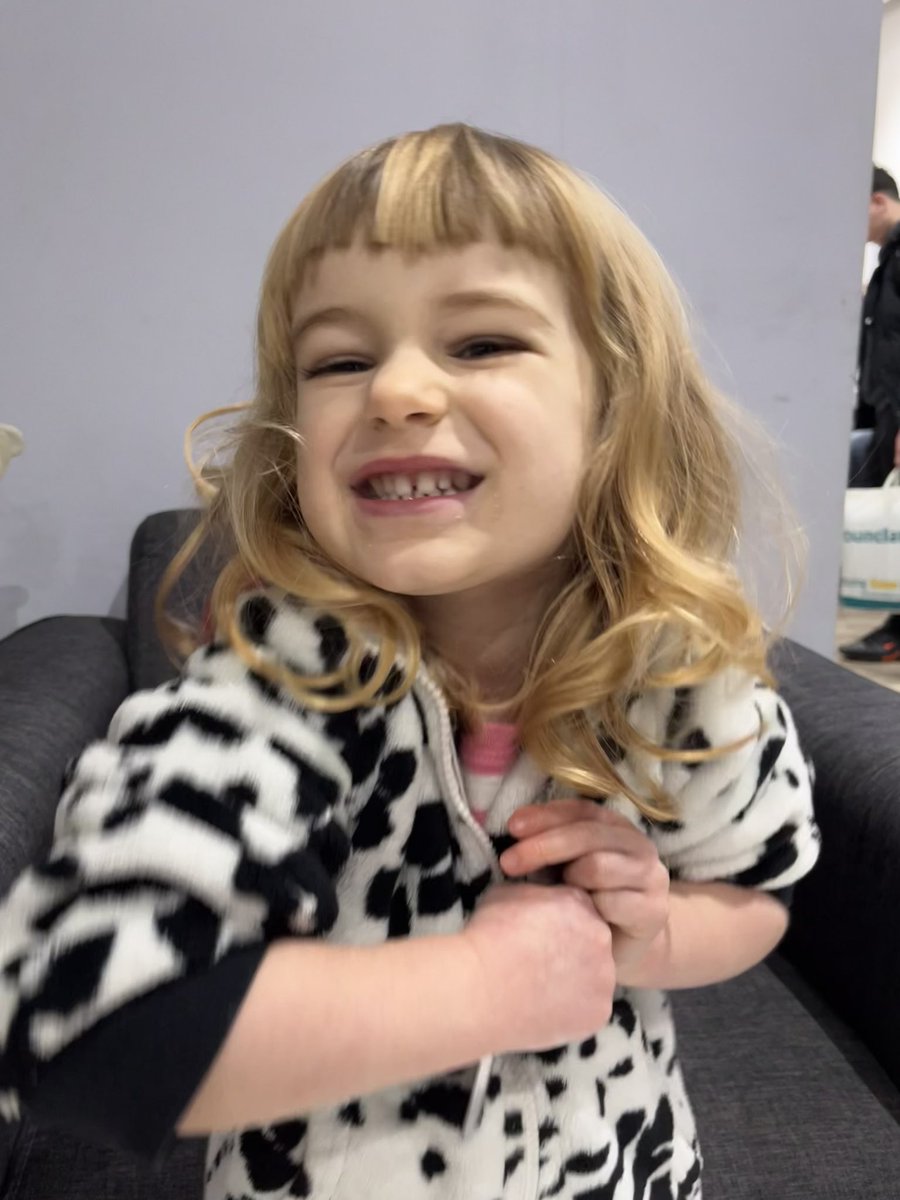 So glad all the hours I wasted watching videos on how to cut her fringe resulted in this pure butchery of her glorious hair 😂