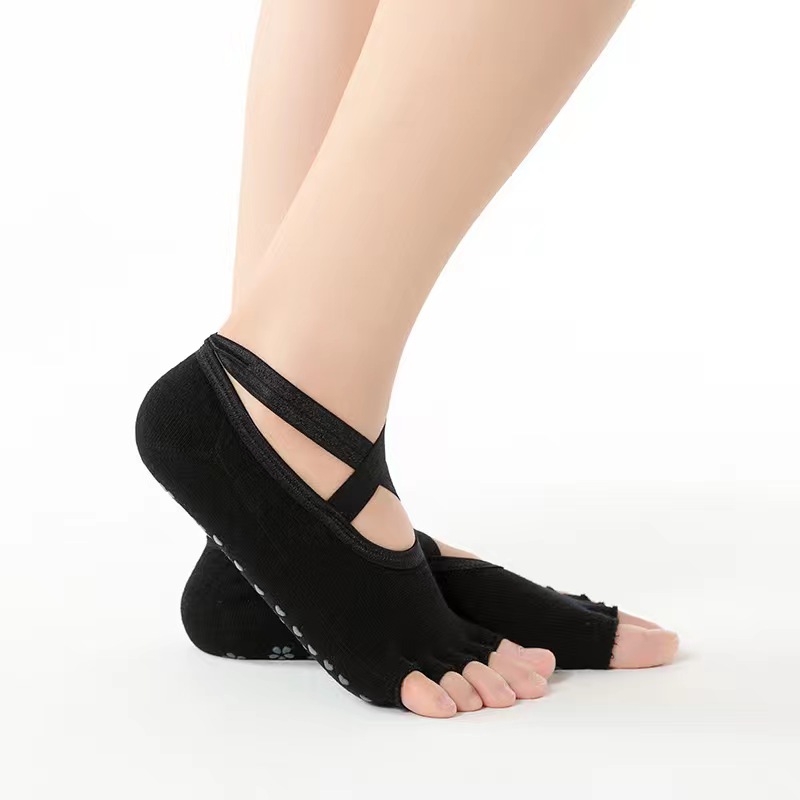 Troovemart's tweet photo. Women's Half Five Finger socks with Silica Gel (Cross belt)
Size: one size
Fabric Content: 83%Cotton, 14%Polyester,3%Spandex
Stock Colors: Red Wine, Pink, Black
Normal retail rate: INR 265 per pair
Discount rate: INR 170 per pair
 #yoga #Dancer #shopping #onlineshopping #sports https://t.co/jCRcCrlvOo