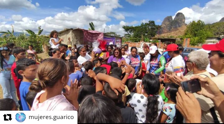 imugua1's tweet photo. 1/5 Cantamos cumpleaños al Carnet de la Patria ❤️✨#20Enero
Compartimos con niñas, niños y adolecentes, quienes demostraron su energía y apego al deporte, ingenu@s y risueñ@s.
@NicolasMaduro
@delcy_rodriguezv

@aureolivoc3 
@hurtadomigdalia 
@cesgomez29
@dra.rosajvasquez https://t.co/K9H9aGCYDm