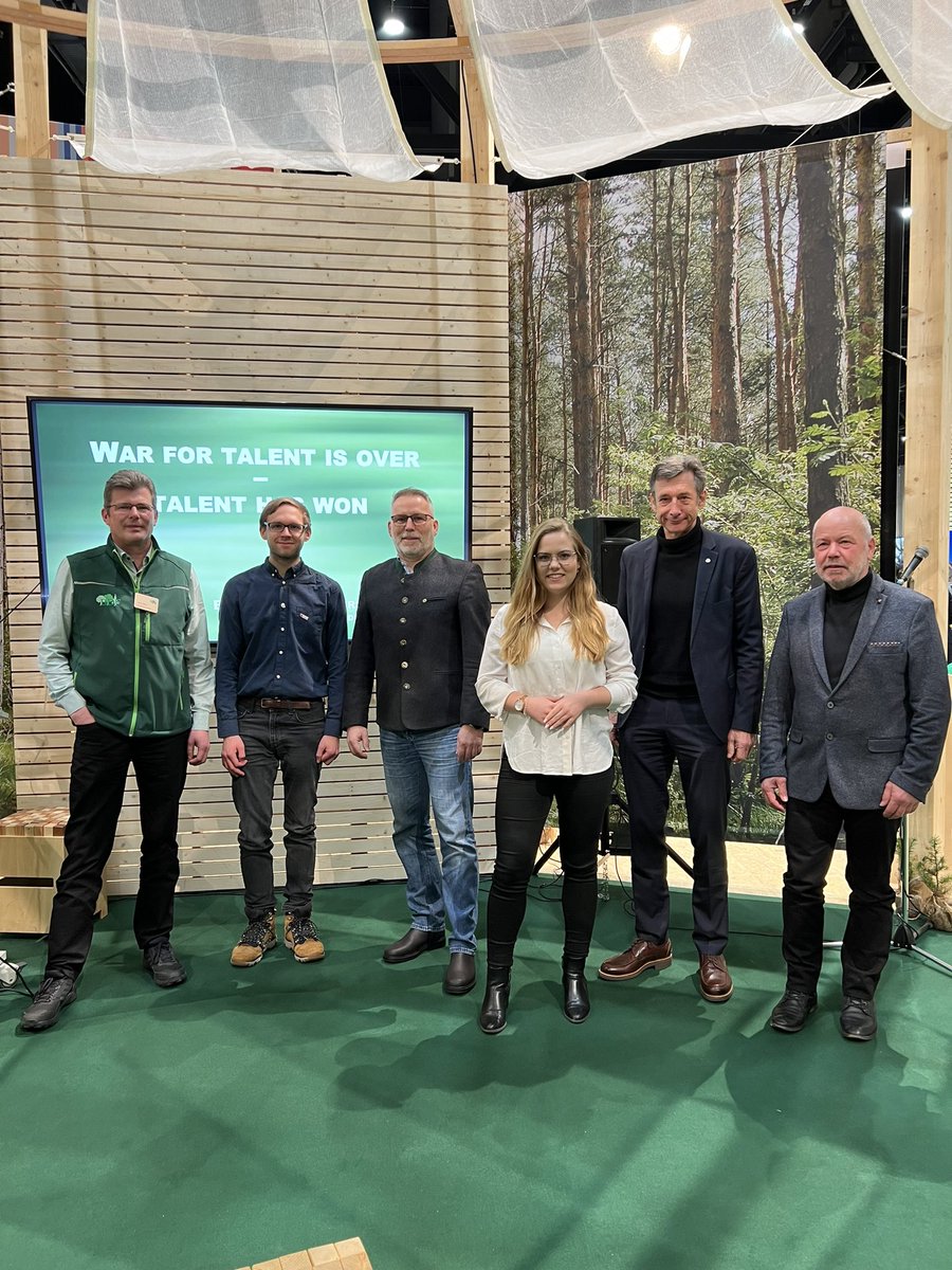 Dr. forest Christoph Hoffmann tweet media