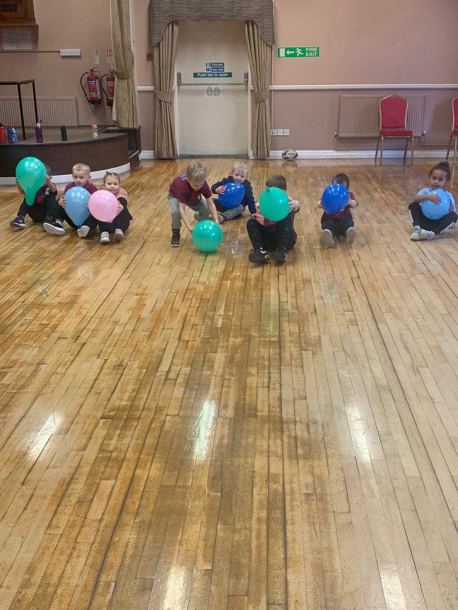 Fantastic to see all of our tots enjoying themselves. A brilliant session from coaches Mike &amp;Noz making it fun and engaging!

Arlo, Tot of the week, growing in confidence every week, and really excelled today!

Coach Noz treated everyone to a yummy biscuit!💙💜🏉

#Raisingthebar