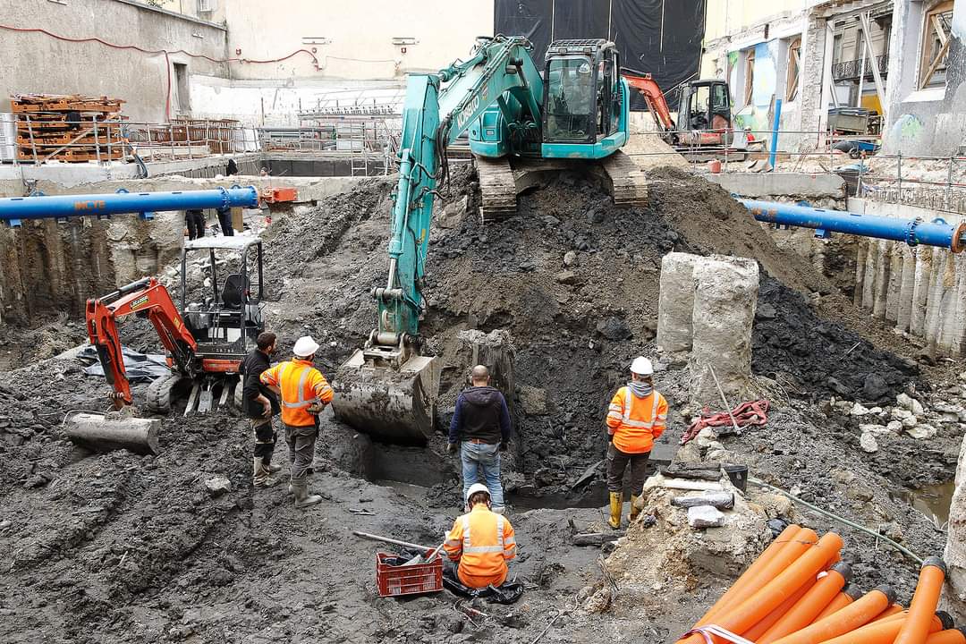 Voici quelques images du chantier du <a href="/MuseeBH/">Musée Bonnat-Helleu</a> qui avance à grands pas.
Le bâtiment accueillant l'extension de cette institution née il y a plus d’un siècle est sorti de terre.
ℹ️ Plus d'informations 👉 bit.ly/3kBjPRq
📷 A. Vaquero