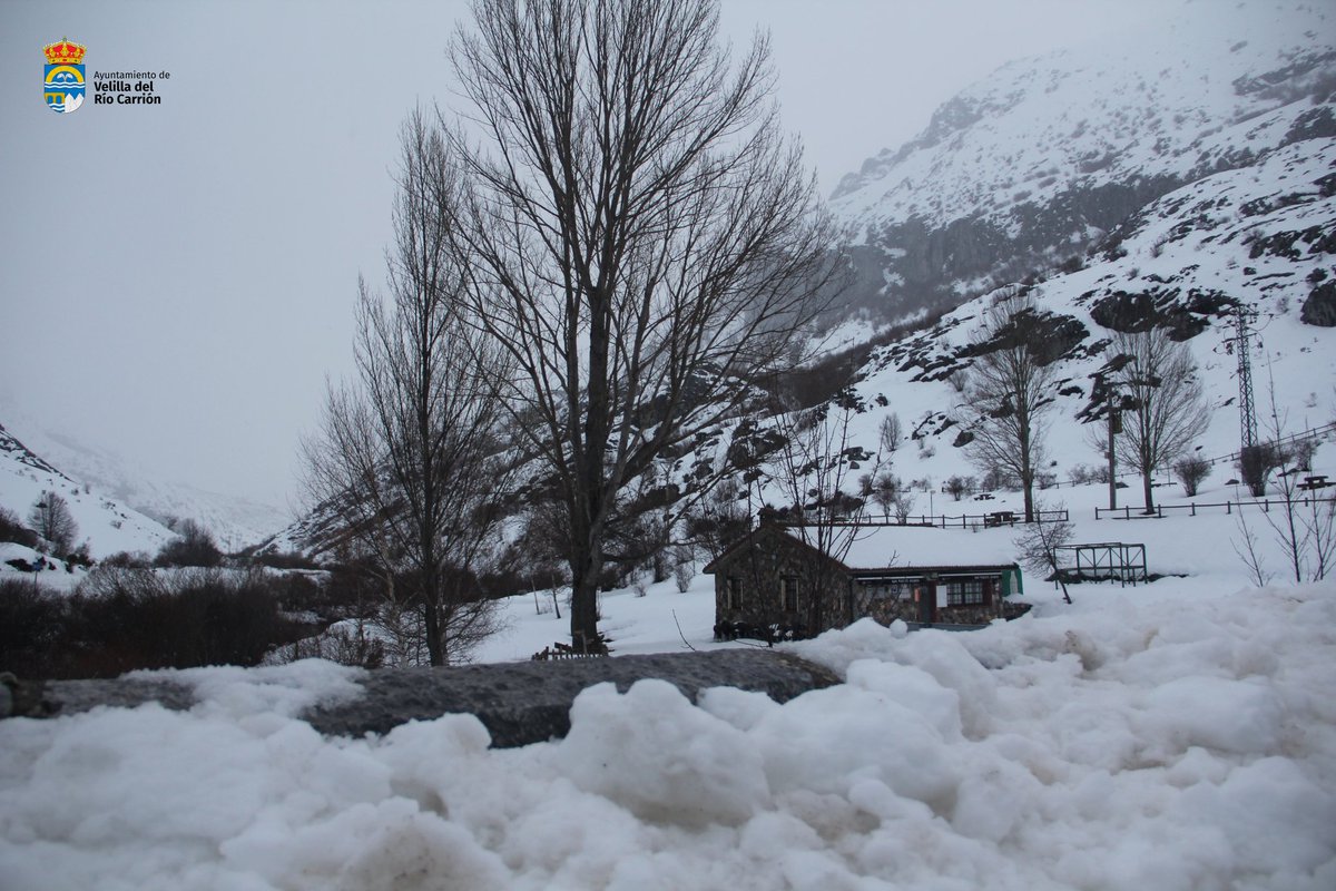 ❄️¡Buenos días! Si te apasiona la #MontañaPalentina y adoras la magia de los #paisajes con #nieve, te invitamos a descubrir a través de estas bellas imágenes algunos de los #rinconesemblemáticos de los #pueblos de #VelilladelRíoCarrión 📸