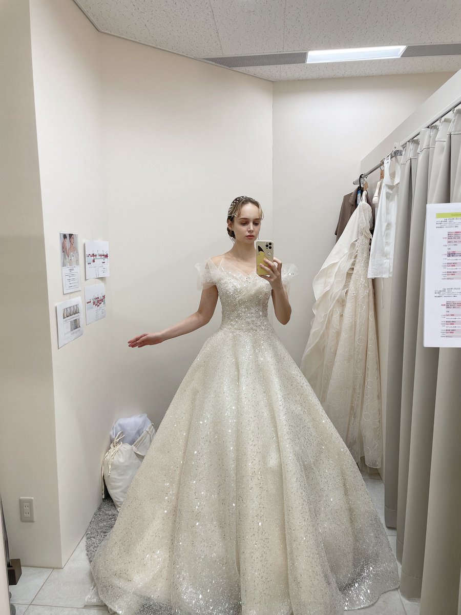 MOCHAx0524's tweet photo. 👰♀️
#studioaqua #osaka #wedding #dress #出番待ち https://t.co/7pauey5VfI